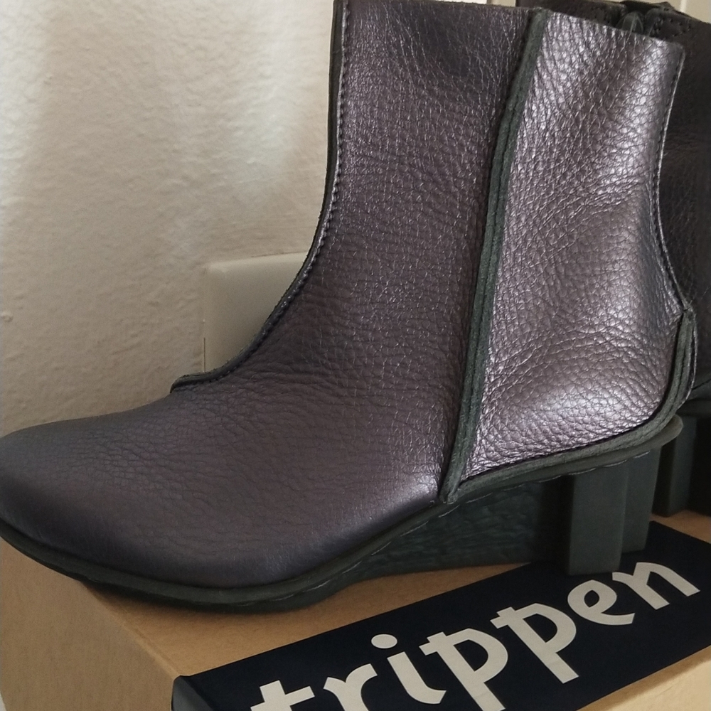 NWB WomensTrippen Purple Leather Wedge Boot Eu36  US5.5 Handmade in  BL. Germany